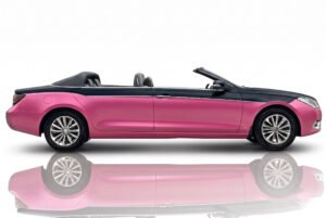 Limosina modelo convertible color rosa con negro